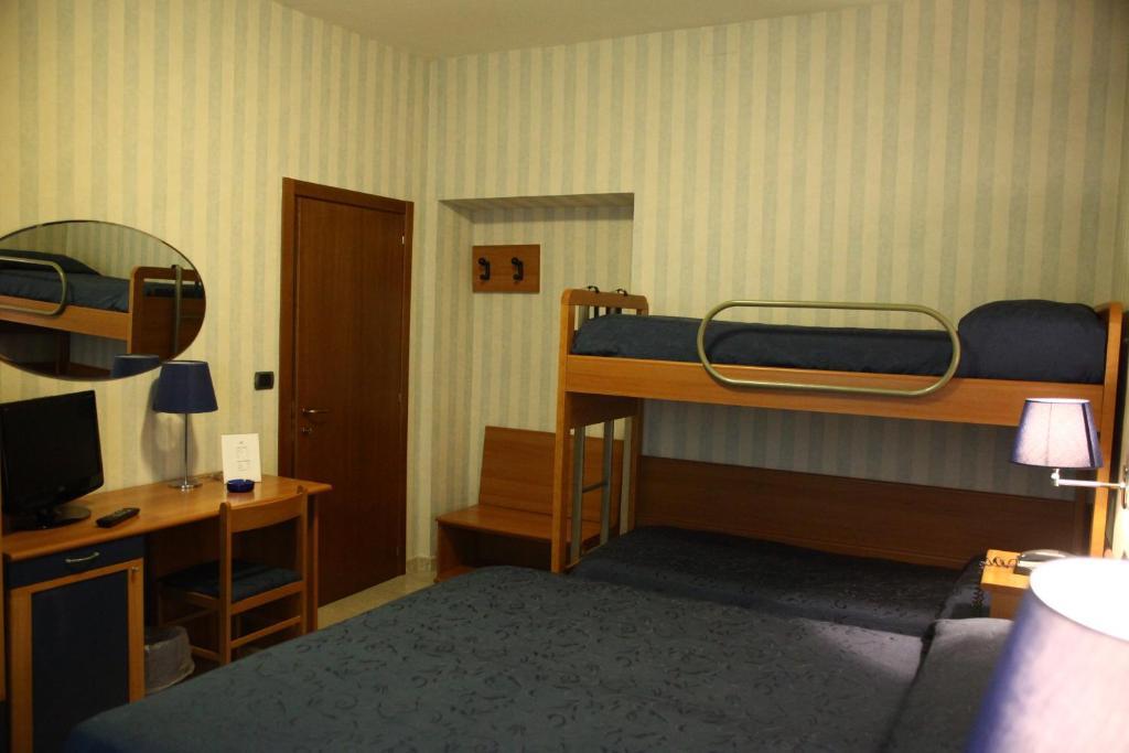 Hotel Pineta Cagli Bilik gambar